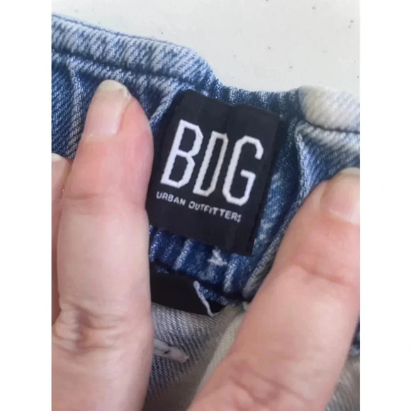 Women's BDG Urban Outfitters Bleached Denim Mini Skirt Raw Hem Size S GUC! 0207 - Picture 11 of 16